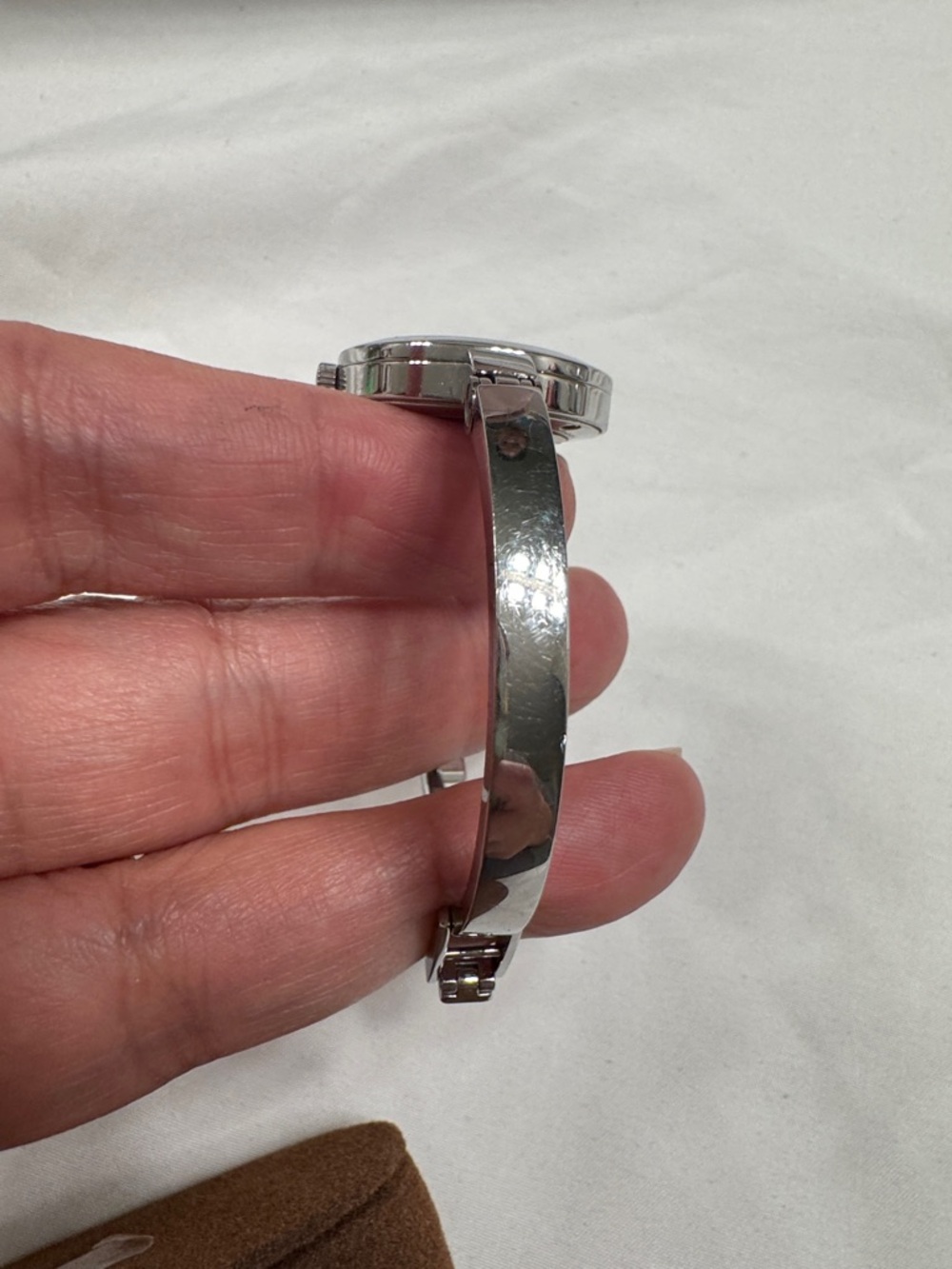 Authentic Gucci Silver Bangle Watch with Green and Red Stripe Dial - Picture 3 of 14